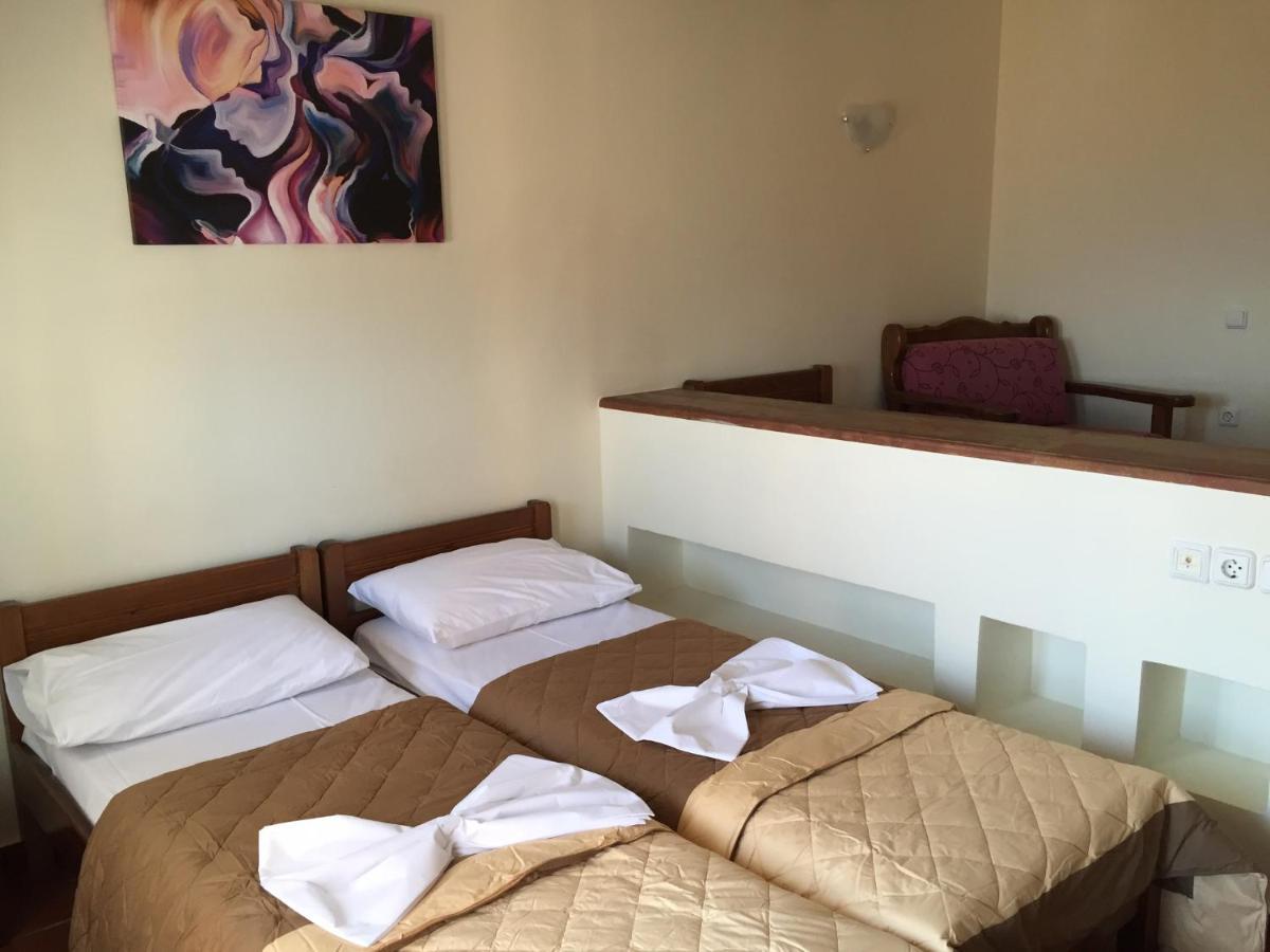 Toulipa Rooms Agia Ermioni Екстер'єр фото