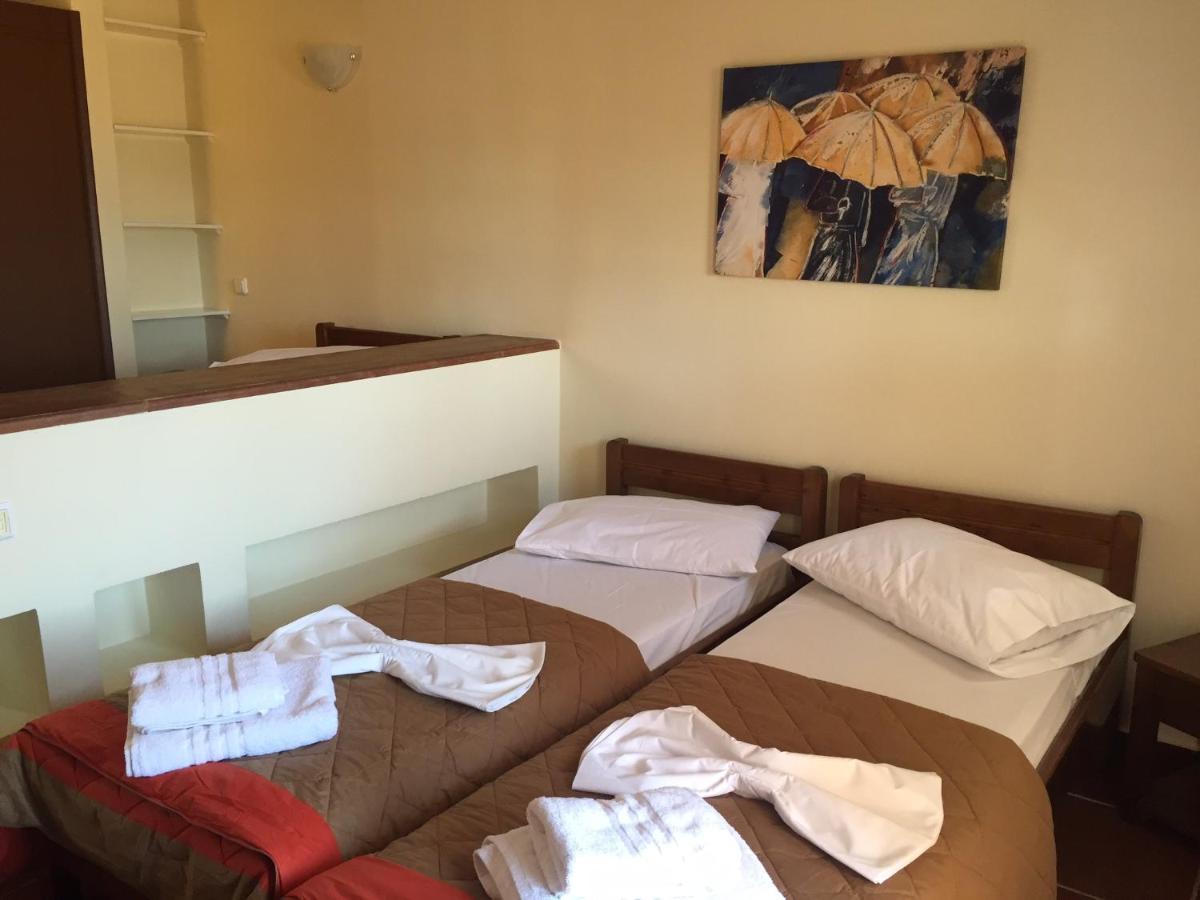 Toulipa Rooms Agia Ermioni Екстер'єр фото
