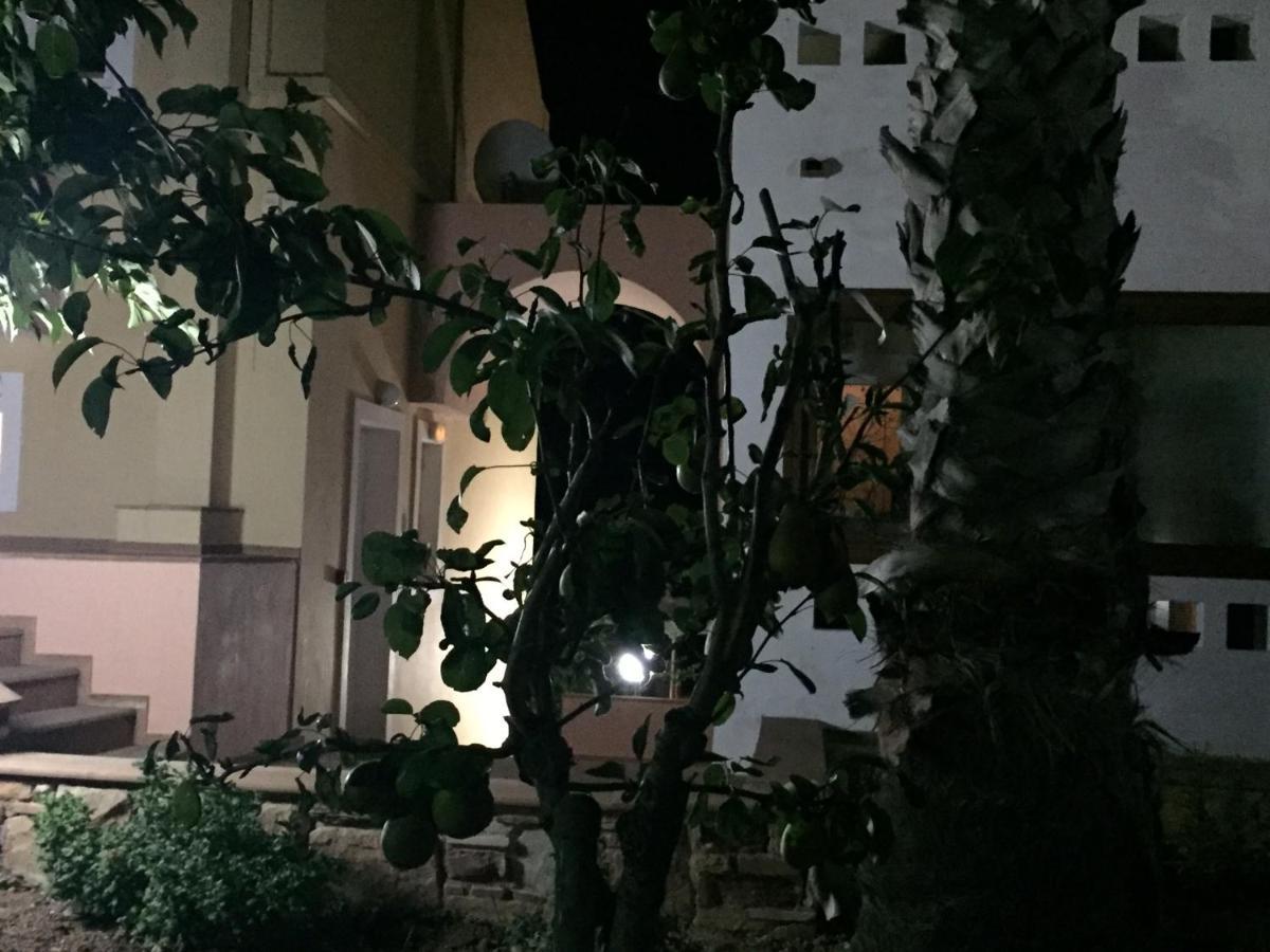 Toulipa Rooms Agia Ermioni Екстер'єр фото