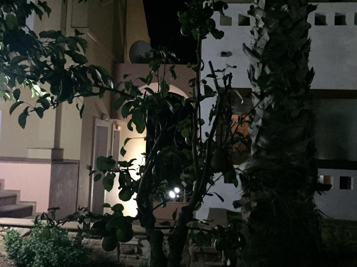 Toulipa Rooms Agia Ermioni Екстер'єр фото
