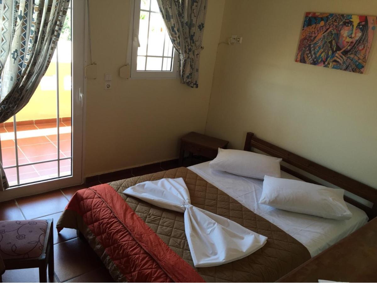 Toulipa Rooms Agia Ermioni Екстер'єр фото