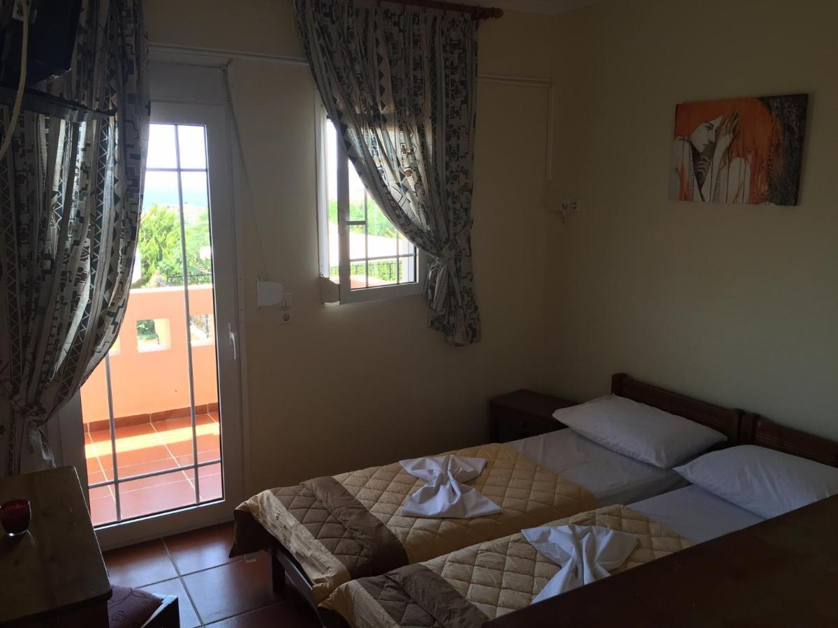 Toulipa Rooms Agia Ermioni Екстер'єр фото