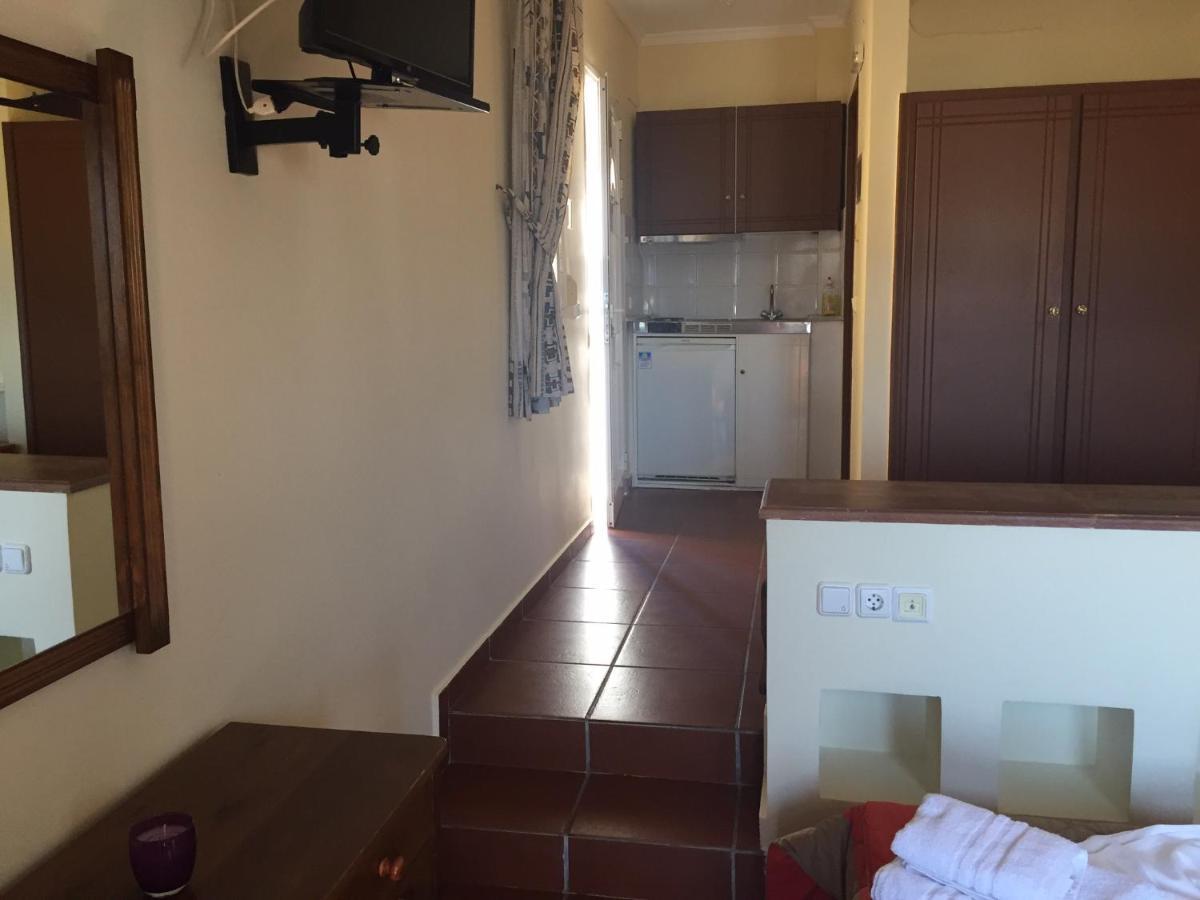 Toulipa Rooms Agia Ermioni Екстер'єр фото