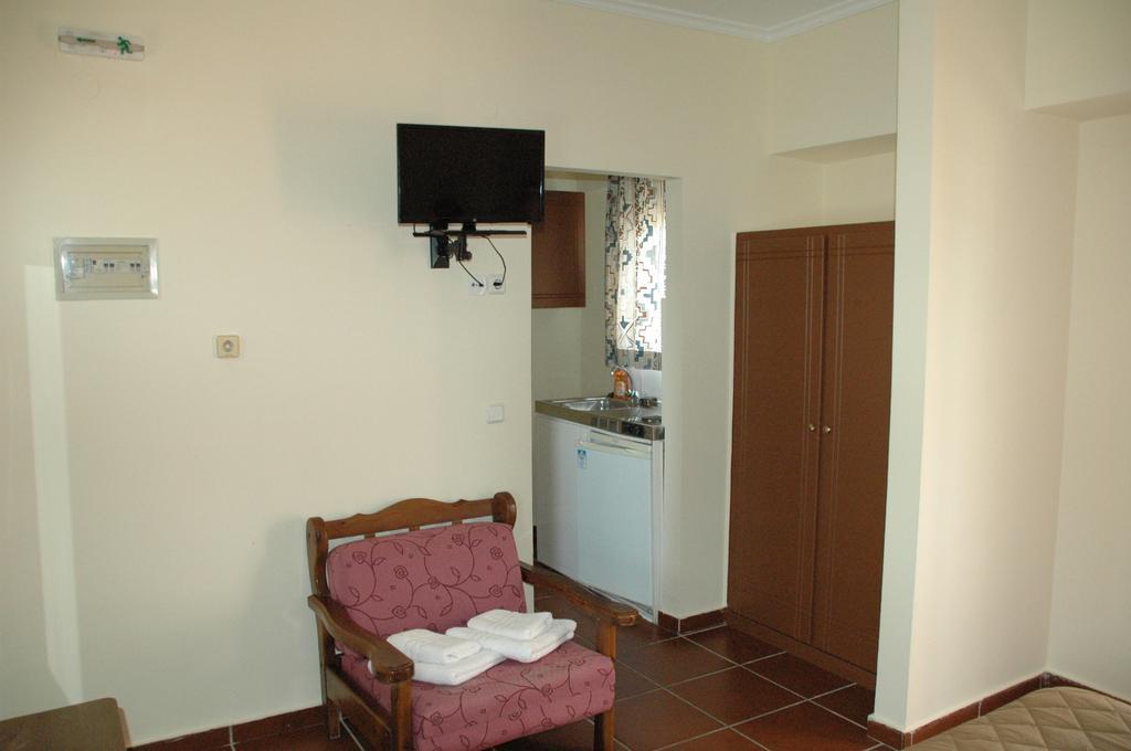Toulipa Rooms Agia Ermioni Екстер'єр фото